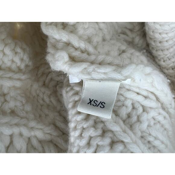 Citizens of Humanity Zola Cable-knit Cashmere Turtleneck Sweater in Ivory - Picture 13 of 14